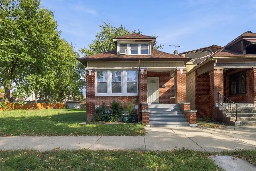 8041 S Escanaba AVE, Chicago, IL 60617
