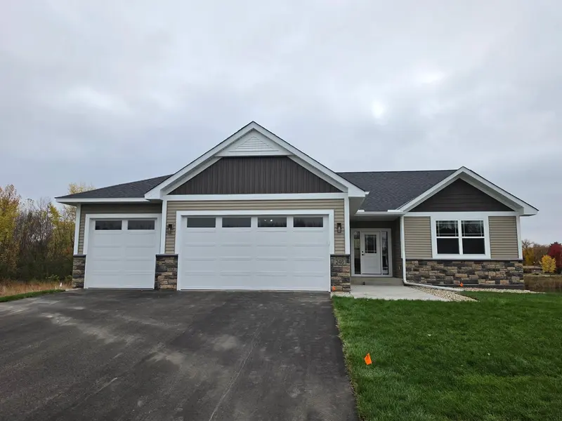 246 10th AVE NE, Hutchinson, MN 55350