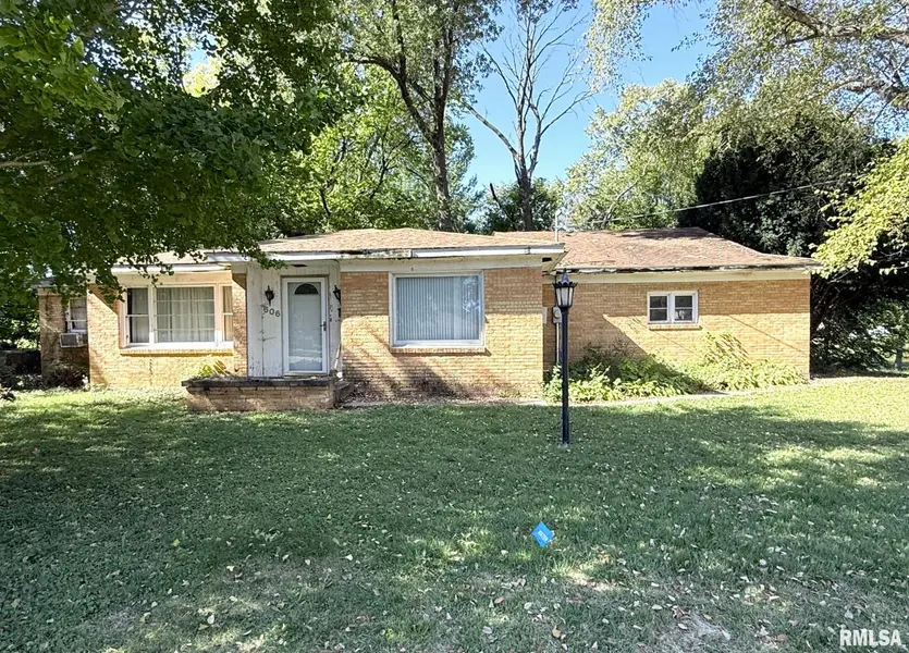 606 CHERRY ST, Abingdon, IL 61410