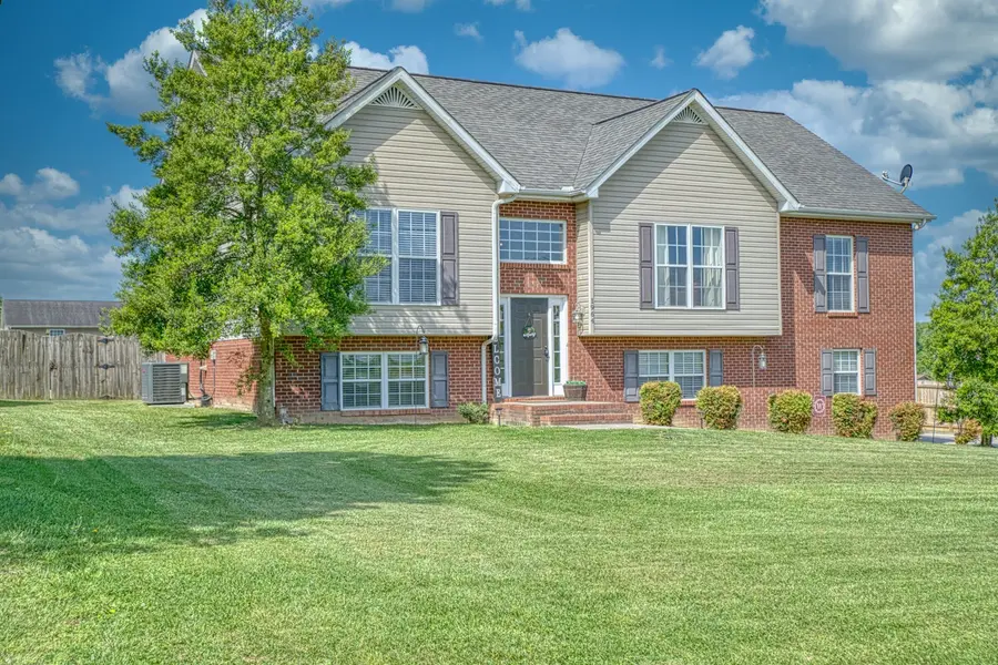1964 Clemmons Rd, Cookeville, TN 38501
