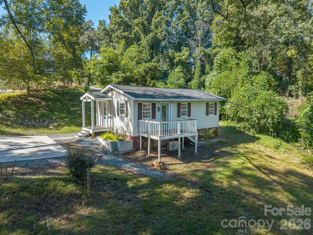49 Livingston ST, Tryon, NC 28782