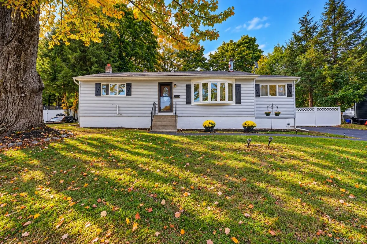 45 Sunset DR, Walden, NY 12586