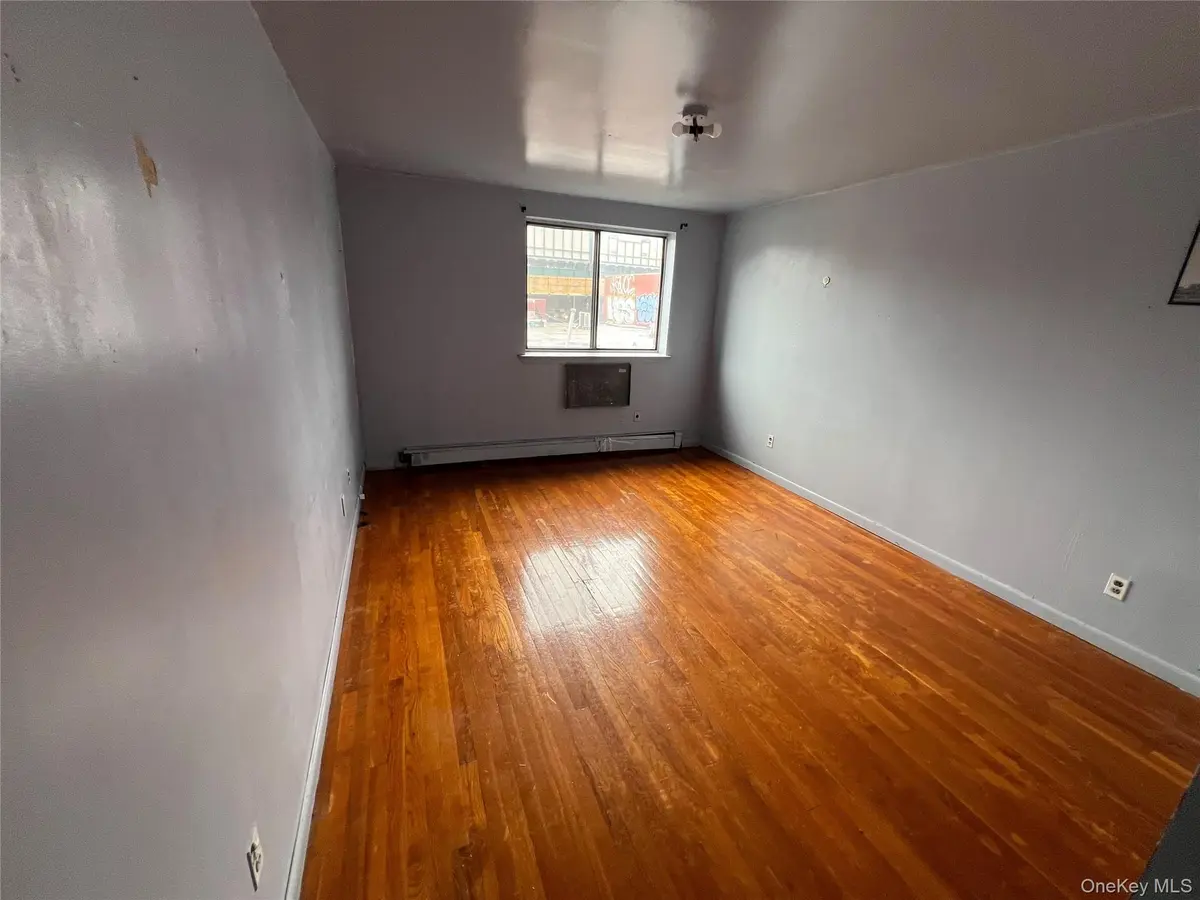 69-16 38 AVE #3, Woodside, NY 11377
