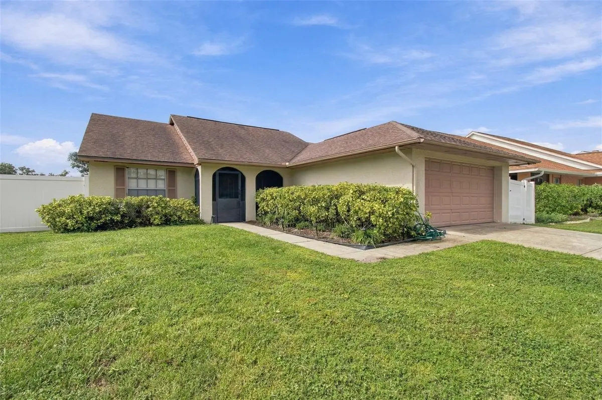 8742 OSAGE DR, Tampa, FL 33634