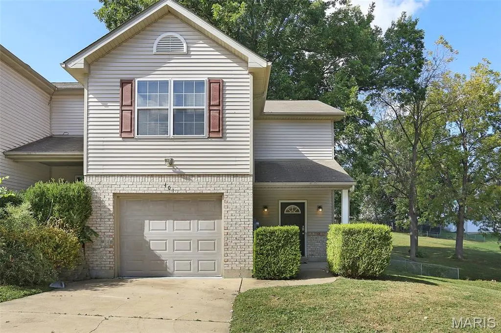 401 Birchwood CT, Washington, MO 63090