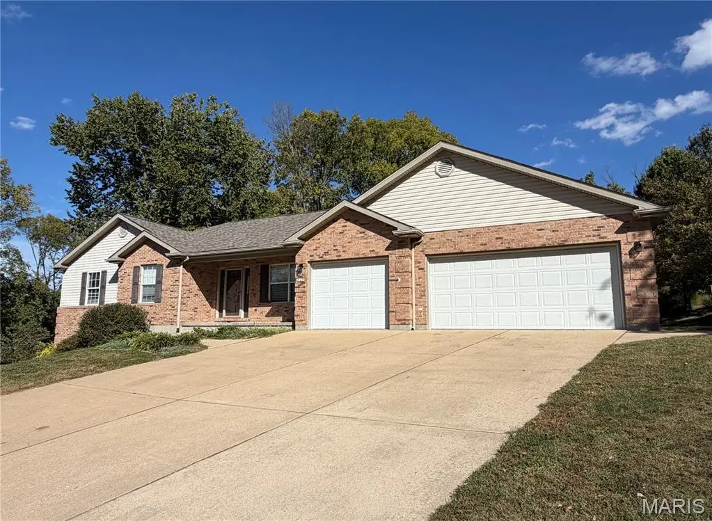 437 Cherie CT, Washington, MO 63090