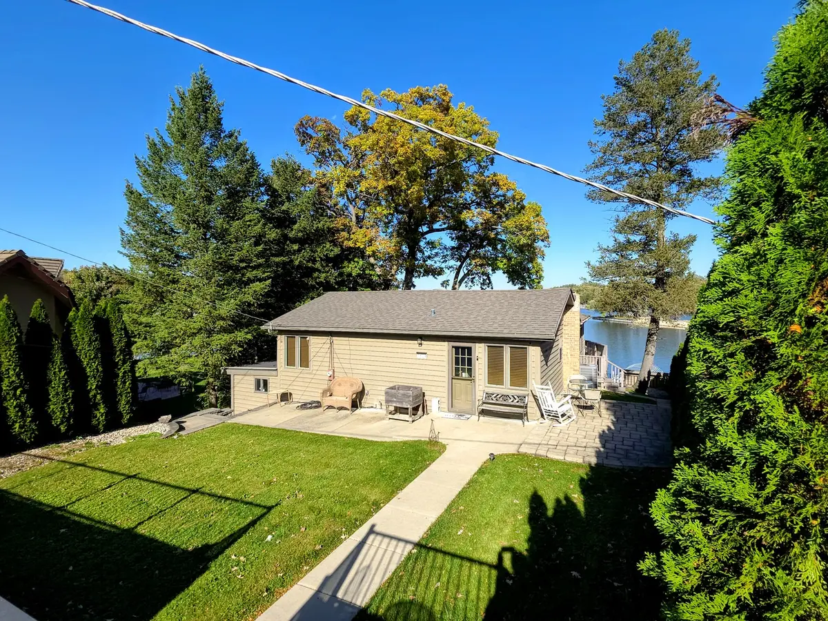 7814 Island LN, Wonder Lake, IL 60097