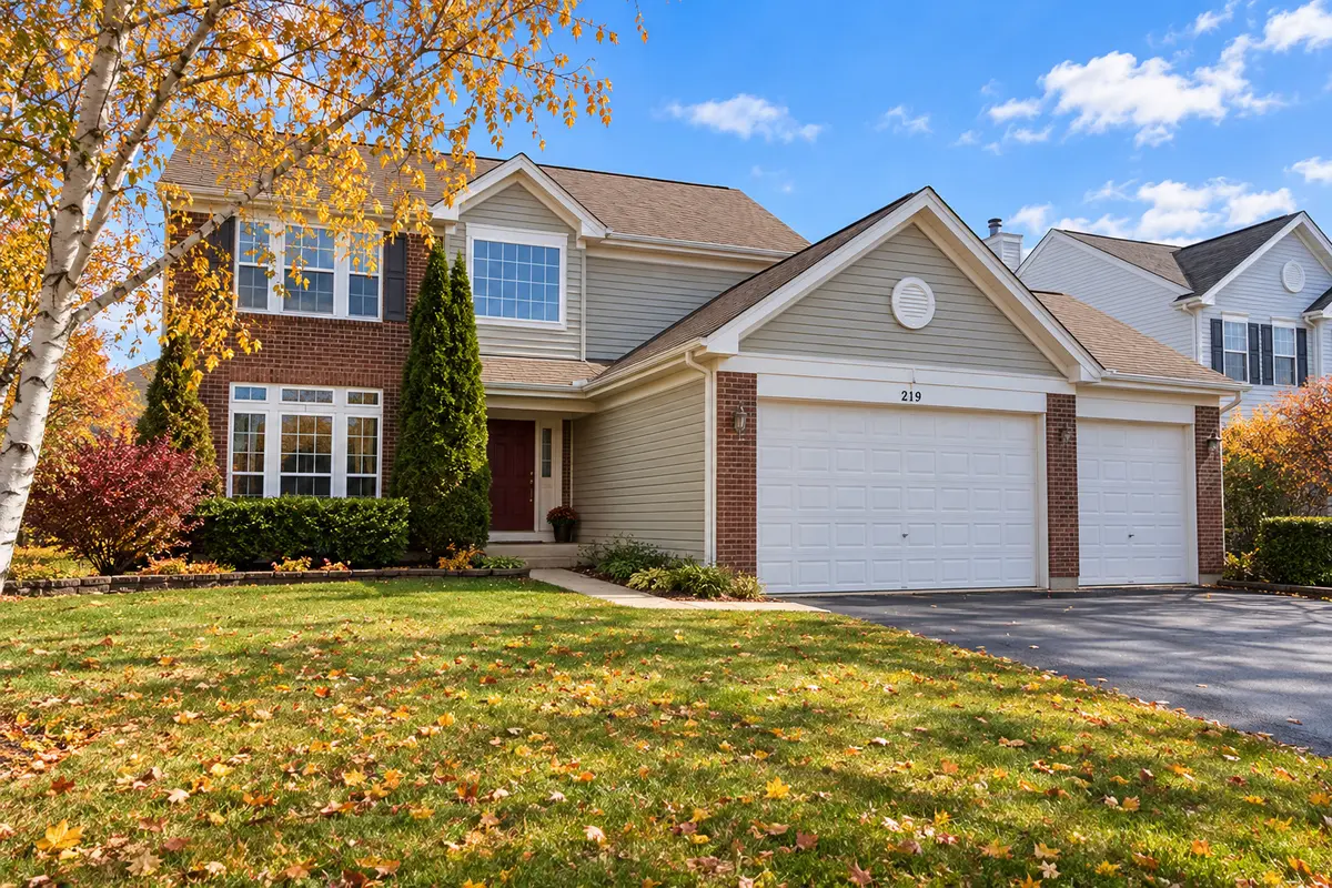 219 S Primrose LN, Round Lake, IL 60073