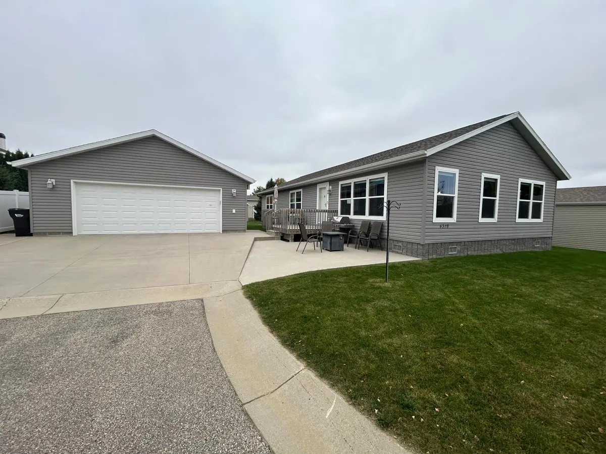 4319 Daffodil AVE SE, Rochester, MN 55904