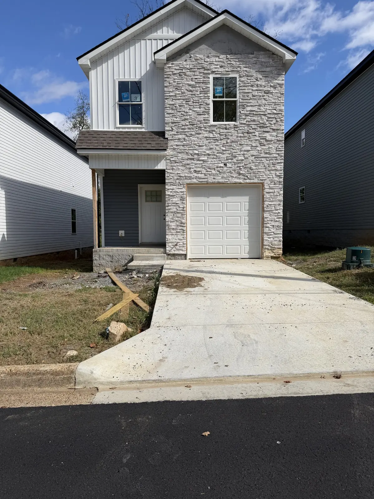 815 Gracey Ave, Clarksville, TN 37040