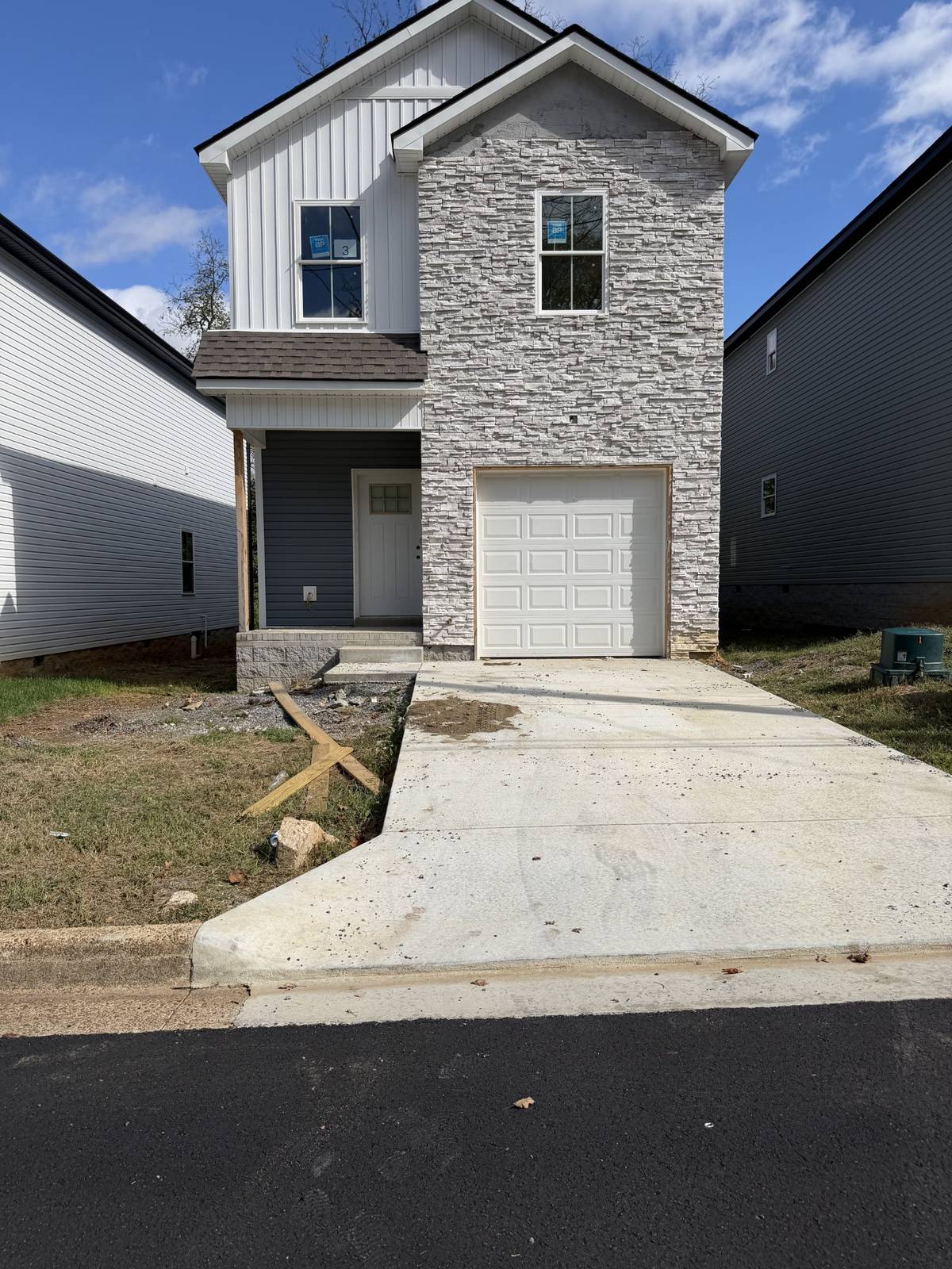 815 Gracey Ave, Clarksville, TN 37040