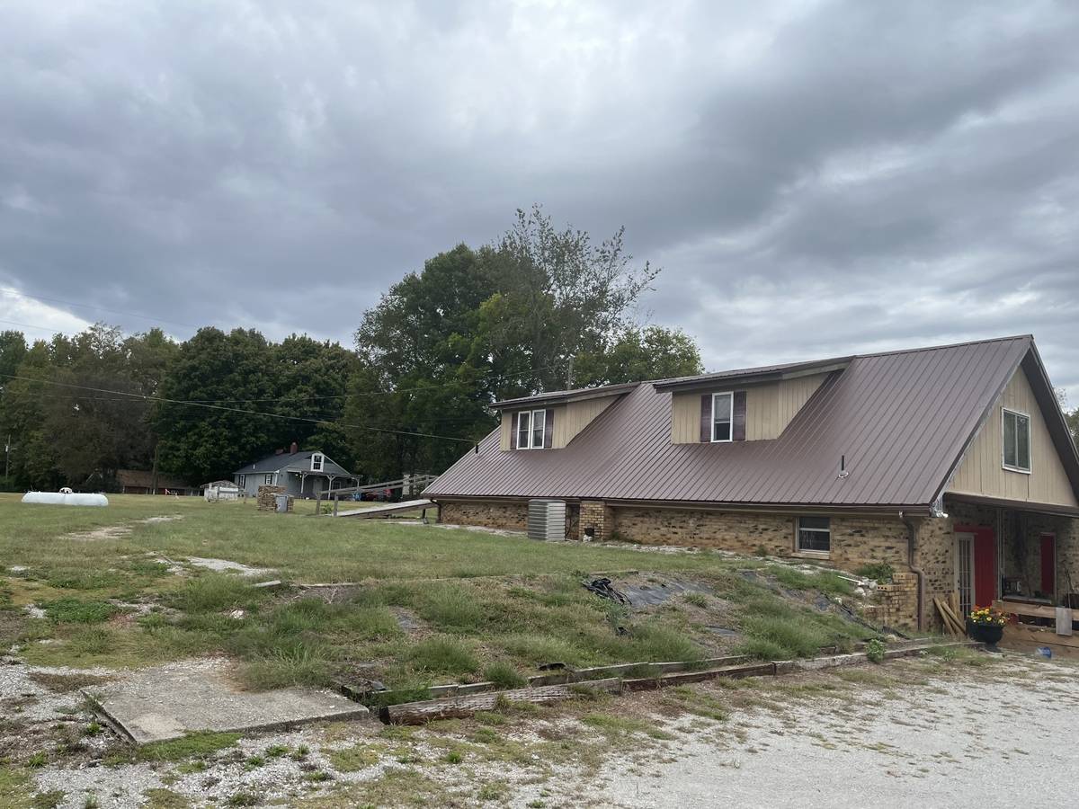 5075 N Thomas St, Clarksville, TN 37043