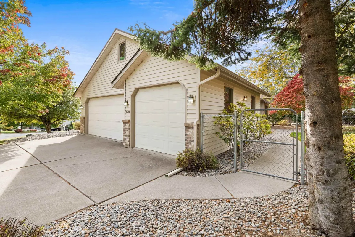 5715 N Vista Grande Dr, Otis Orchards, WA 99027