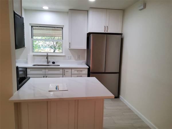 2615 Sherwood LN, Austin, TX 78704