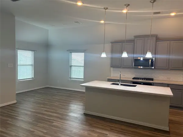 330 Algaroba LOOP, Buda, TX 78610