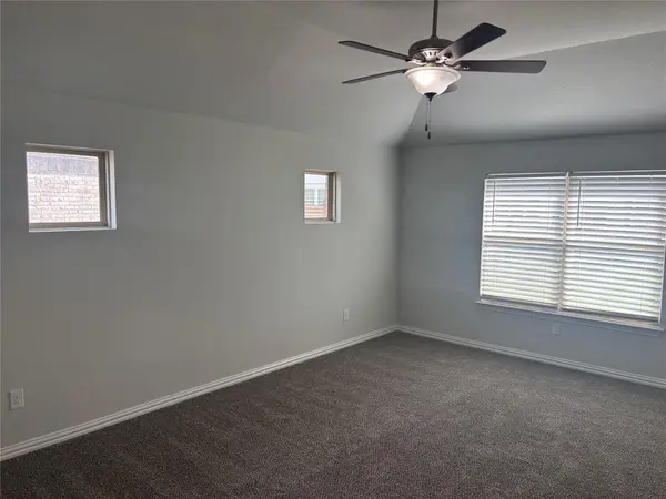 330 Algaroba LOOP, Buda, TX 78610