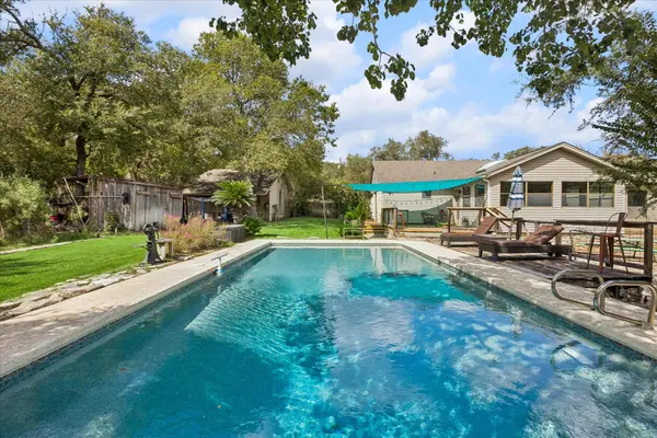 2307 Sparrow DR, Manchaca, TX 78652