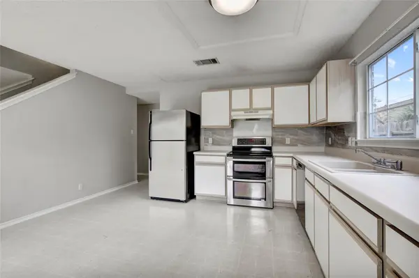 141 Masonwood DR, Kyle, TX 78640
