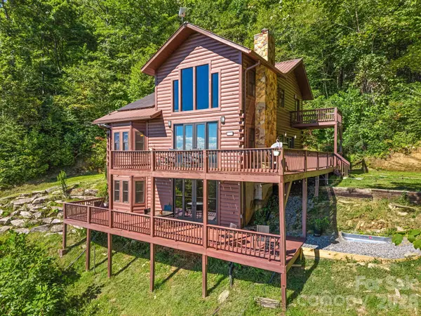 1120 Grizzly RDG, Bryson City, NC 28713