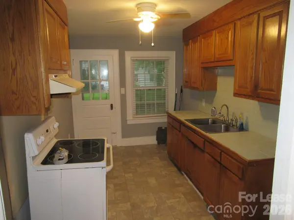 520 E Pine ST, Lincolnton, NC 28092