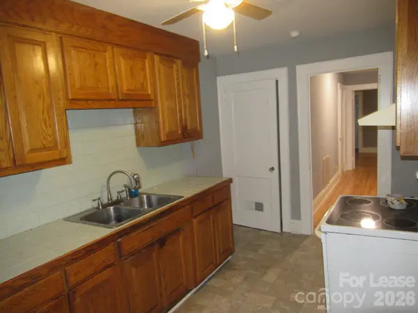 520 E Pine ST, Lincolnton, NC 28092