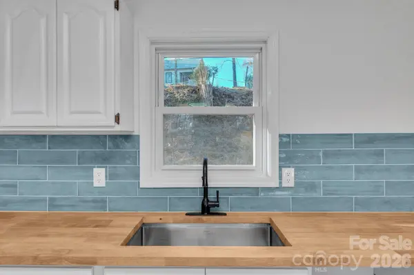 49 Livingston ST, Tryon, NC 28782