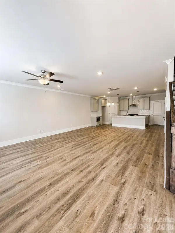 4634 Dogwood PL, Charlotte, NC 28212