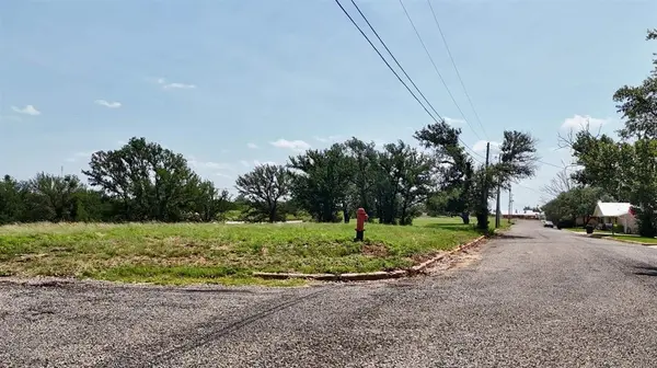 W Sunset Drive, Llano, TX 78643