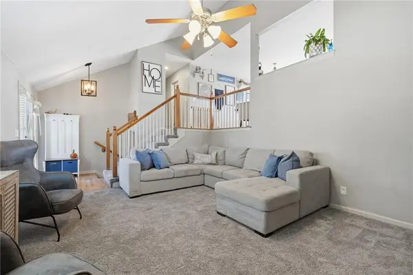 1009 Granada DR, Raymore, MO 64083