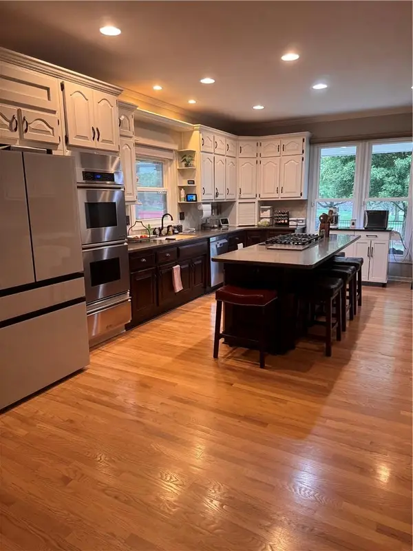 11505 Easley DR, Lee's Summit, MO 64086