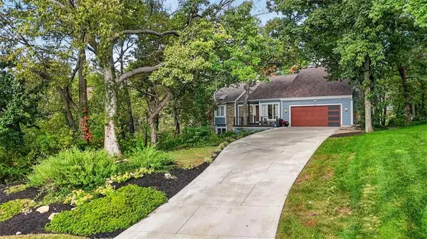 7611 Park ST, Lenexa, KS 66216