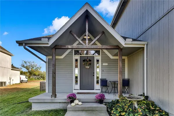 229 JENNY LN, Raymore, MO 64083