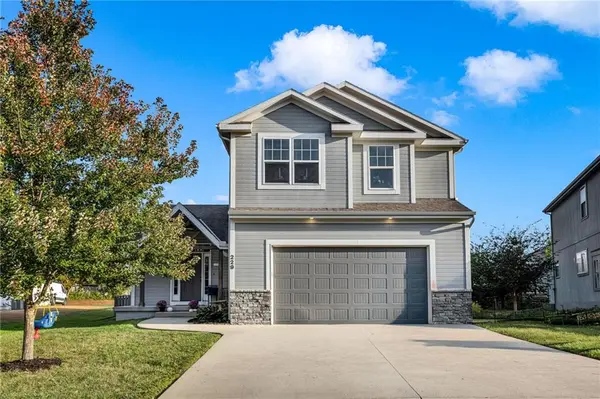 229 JENNY LN, Raymore, MO 64083