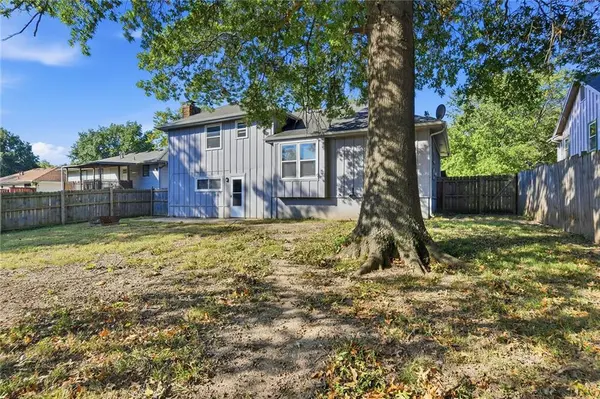 1419 N AZTEC AVE, Independence, MO 64056