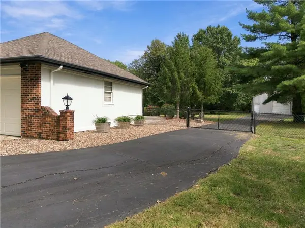19475 Hardy ST, Overland Park, KS 66085