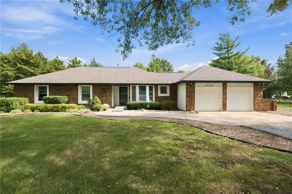 19475 Hardy ST, Overland Park, KS 66085