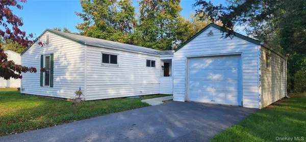 48 Gleason BLVD, Pleasant Valley, NY 12569