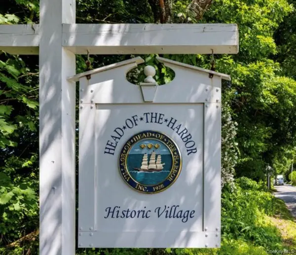 3 Gate RD, Head Of The Harbor, NY 11780