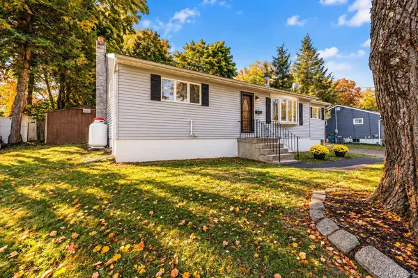 45 Sunset DR, Walden, NY 12586