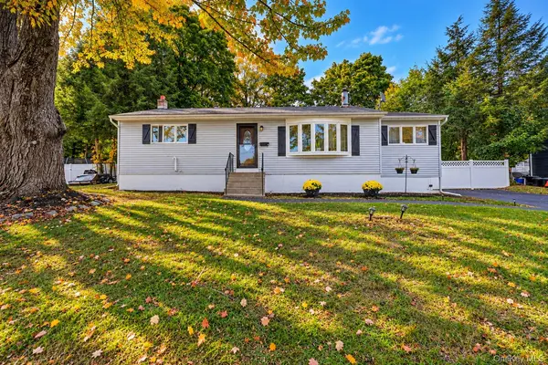 45 Sunset DR, Walden, NY 12586