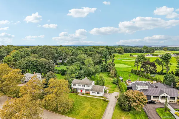 5 Edwin LN, Huntington, NY 11743