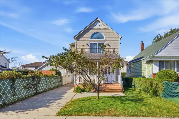 33 3rd AVE, New Hyde Park, NY 11040