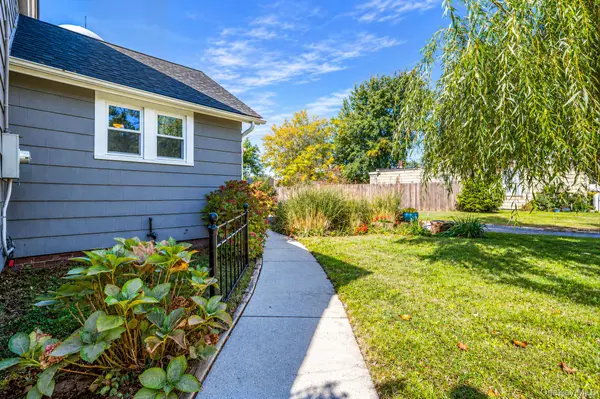 26 Nottingham AVE, Patchogue, NY 11772