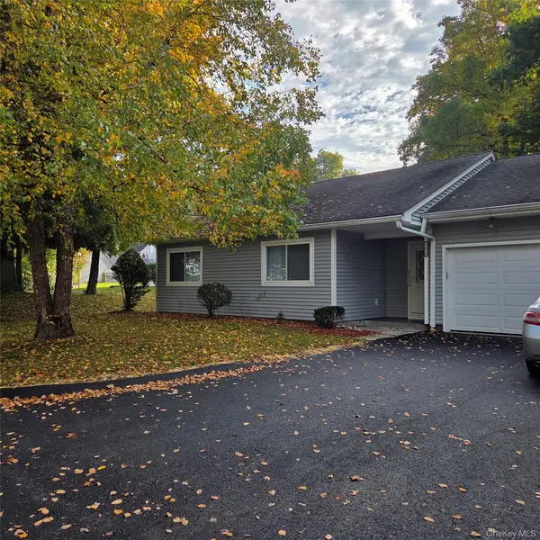 163 Carriage CT #A, Yorktown Heights, NY 10598