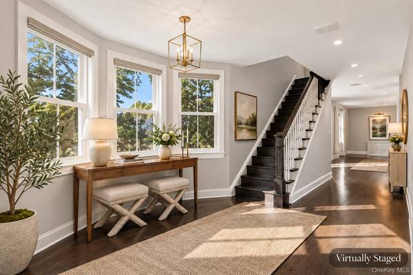 18 20th AVE, Sea Cliff, NY 11579