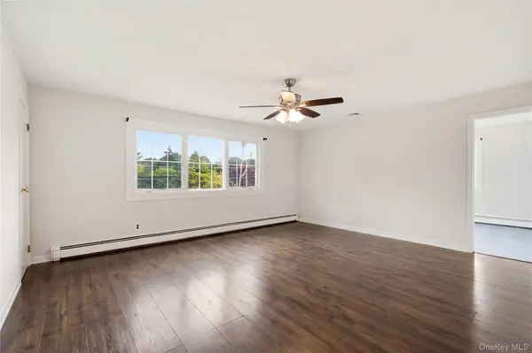 171 Oakfield AVE, Dix Hills, NY 11746