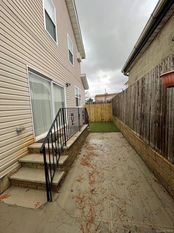 5909 69th ST #2 R, Maspeth, NY 11378