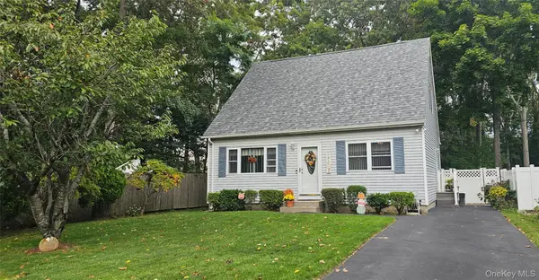 243 Wavecrest DR, Mastic Beach, NY 11951