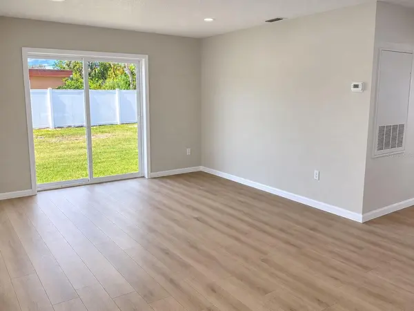 4226 LAKE RICHMOND DR, Orlando, FL 32811
