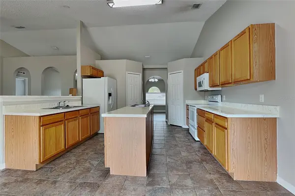Address not disclosed, Spring Hill, FL 34606